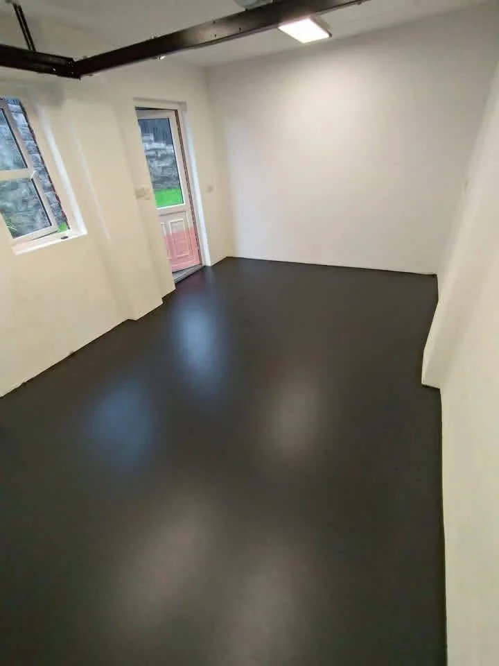 Metallic marble epoxy floor